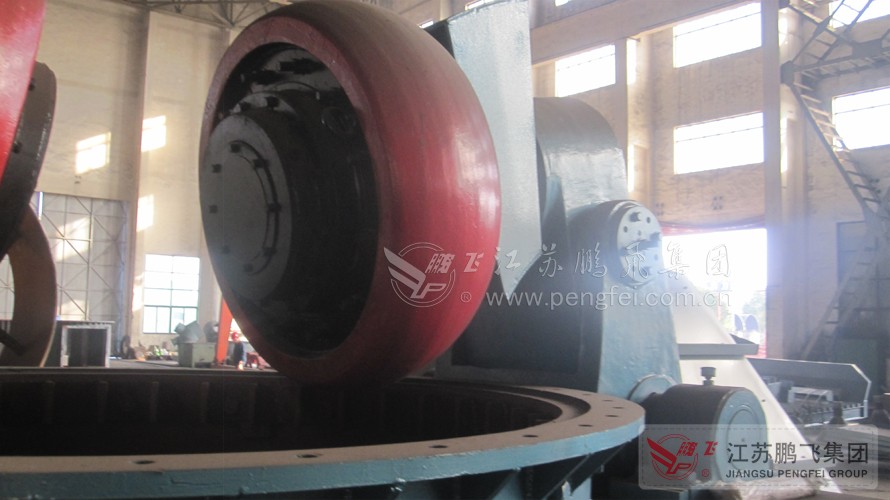 磨机磨辊装置